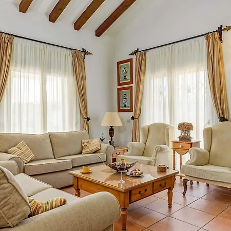 La Canela Villa *
